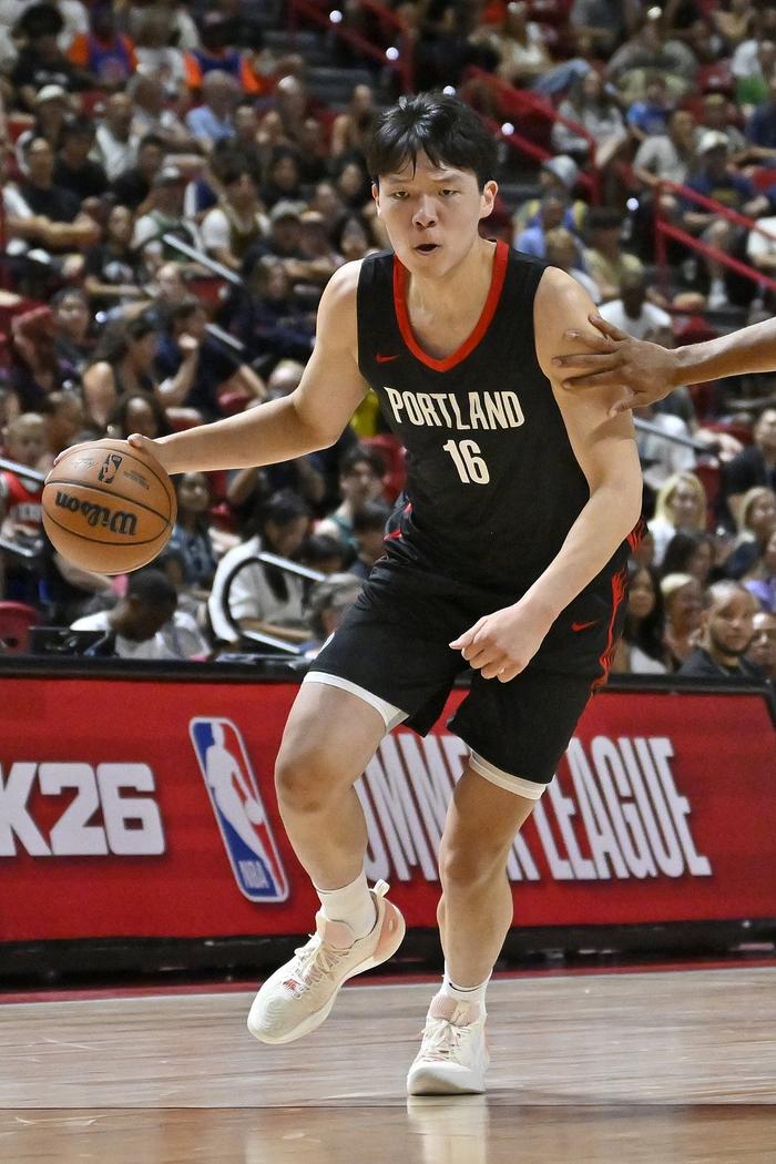 苏群：杨瀚森基本功全方位展示 开拓者缺少好后卫给他传球