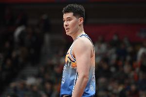 孔德昕：阿不都在赵睿和李炎哲缺阵时穿MVP皮肤 林葳高起点高要求