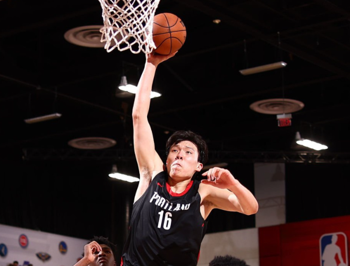 胜鹈鹕杨瀚森2喜2忧！啥都会点全面性拉满，篮板+背身成瑕疵！